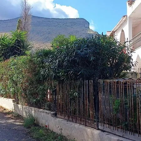 Bed & Breakfast Vicino L'aeroporto Di Palermo *