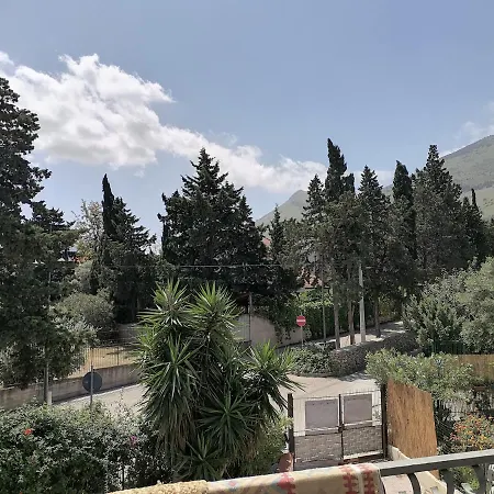 Vicino L'aeroporto Di Palermo * Carini